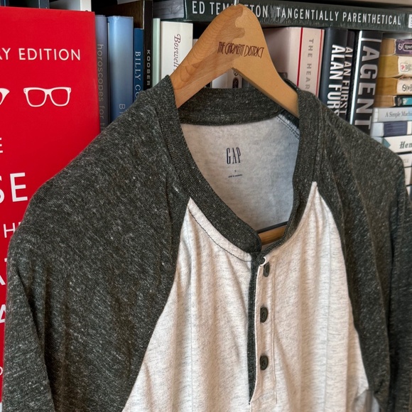 Gap | S | Henley Shirt - Picture 4 of 9